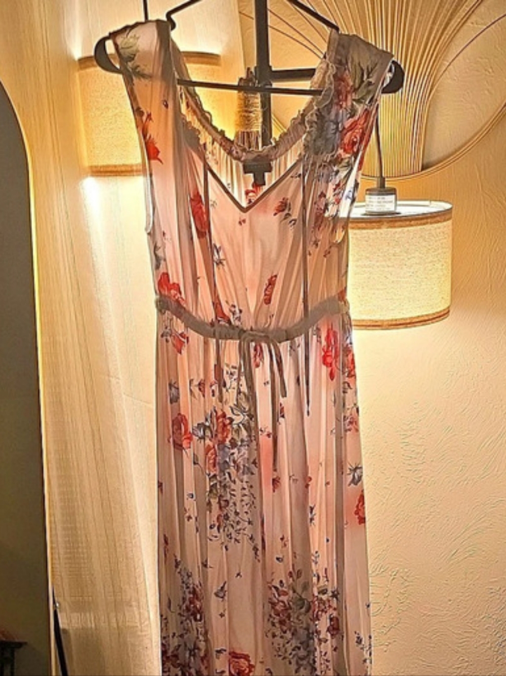 Torrid Floral Maxi Dress in Pink Size 0 Like New